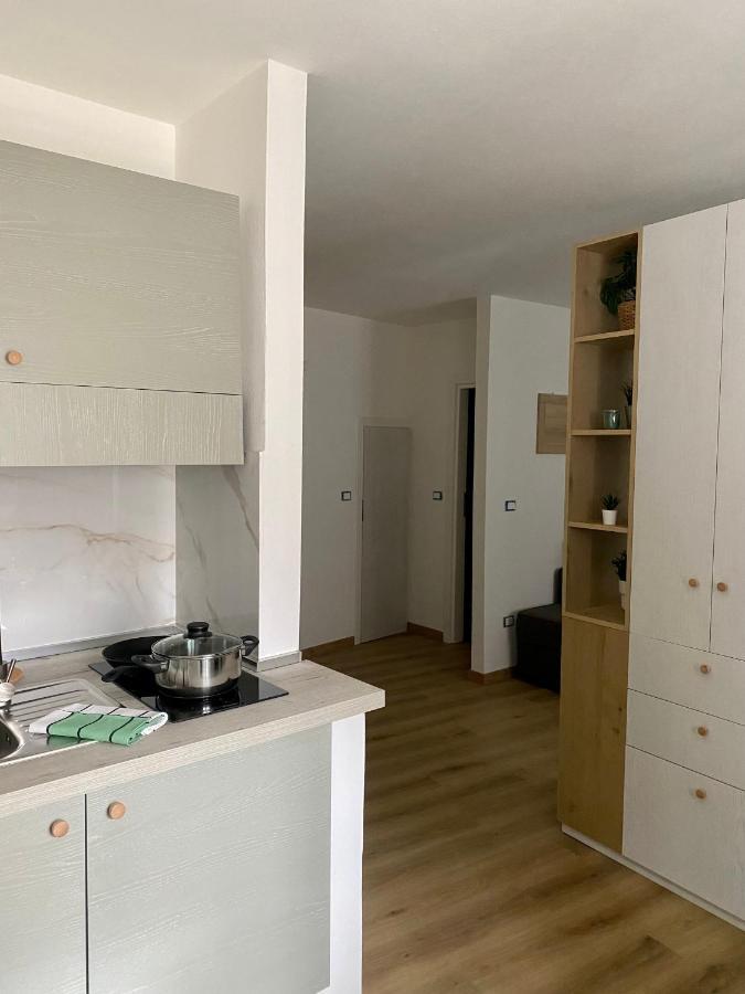 La Foglia Apartment *